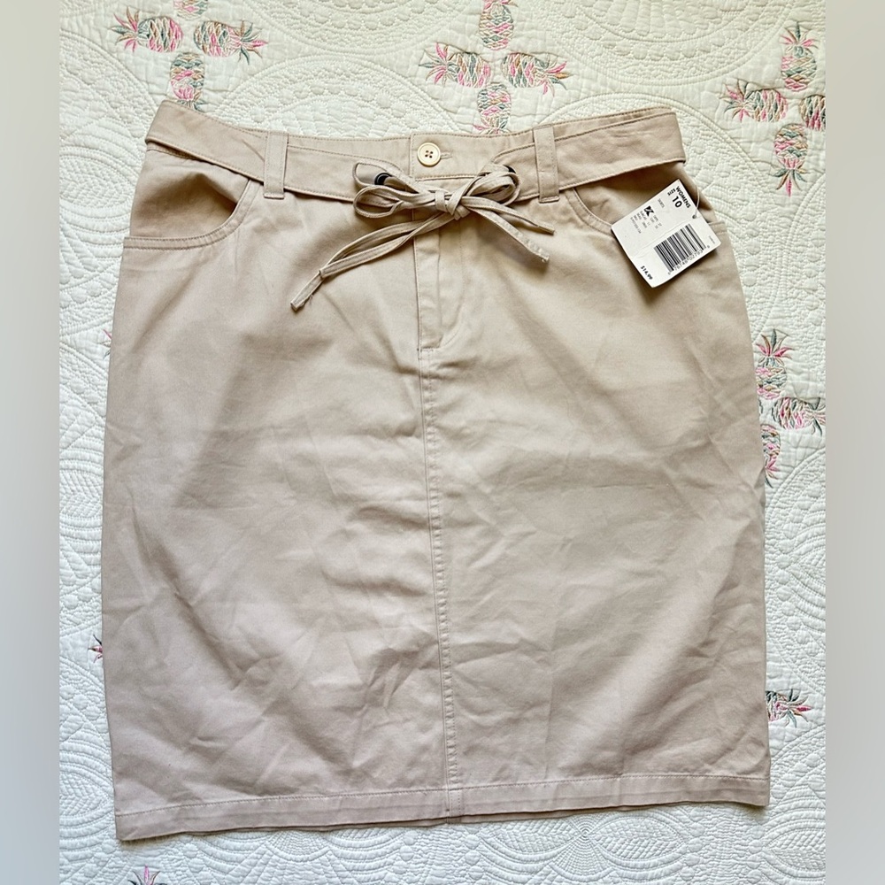 NWT khaki skirt